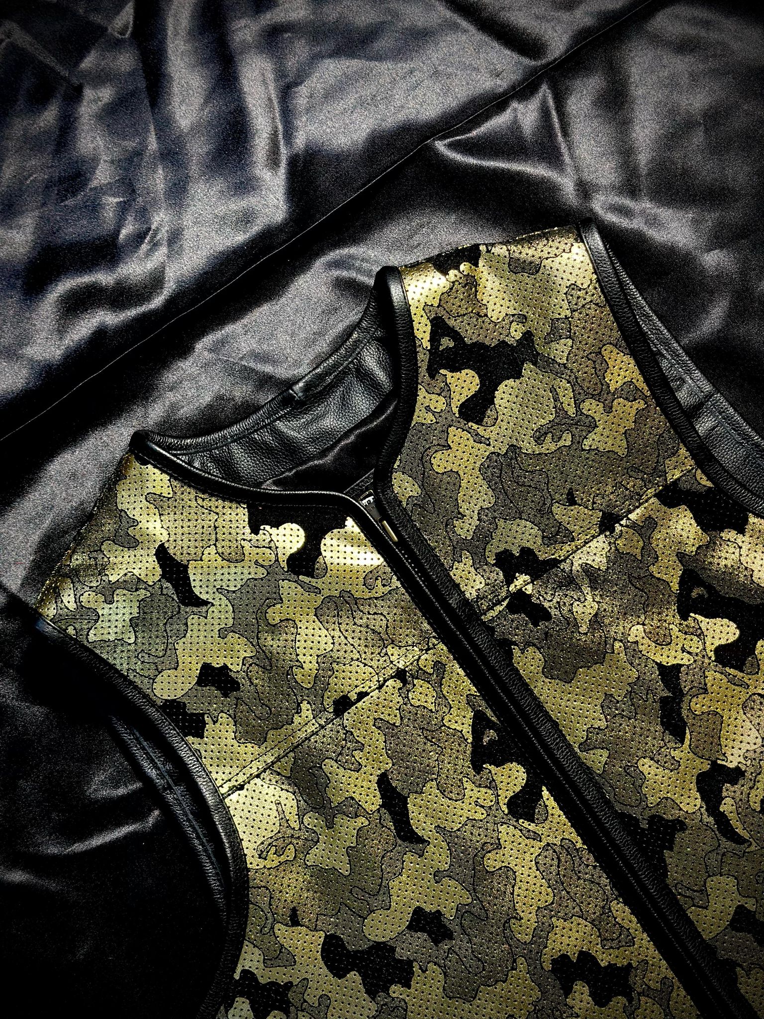 Silverback Tactical Leather Vest - Image 6