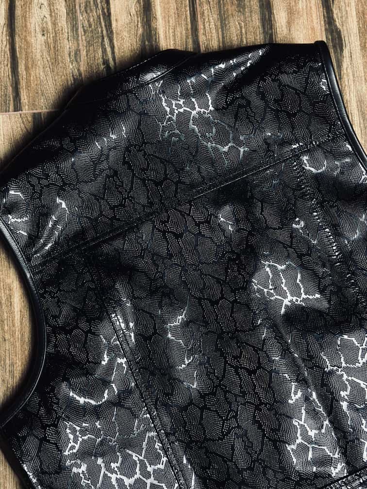 VENOM - Image 7